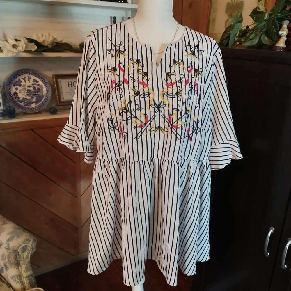 SHEIN Black and White Striped Tunic with Floral Embroidery